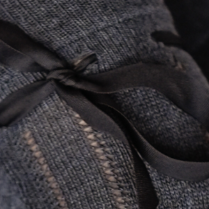 Zakolanówki damskie ciemno szare ażurowe ze wstążką Milena