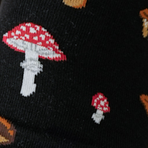 Skarpetki męskie bawełniane czarne z motywem grzybów Milena