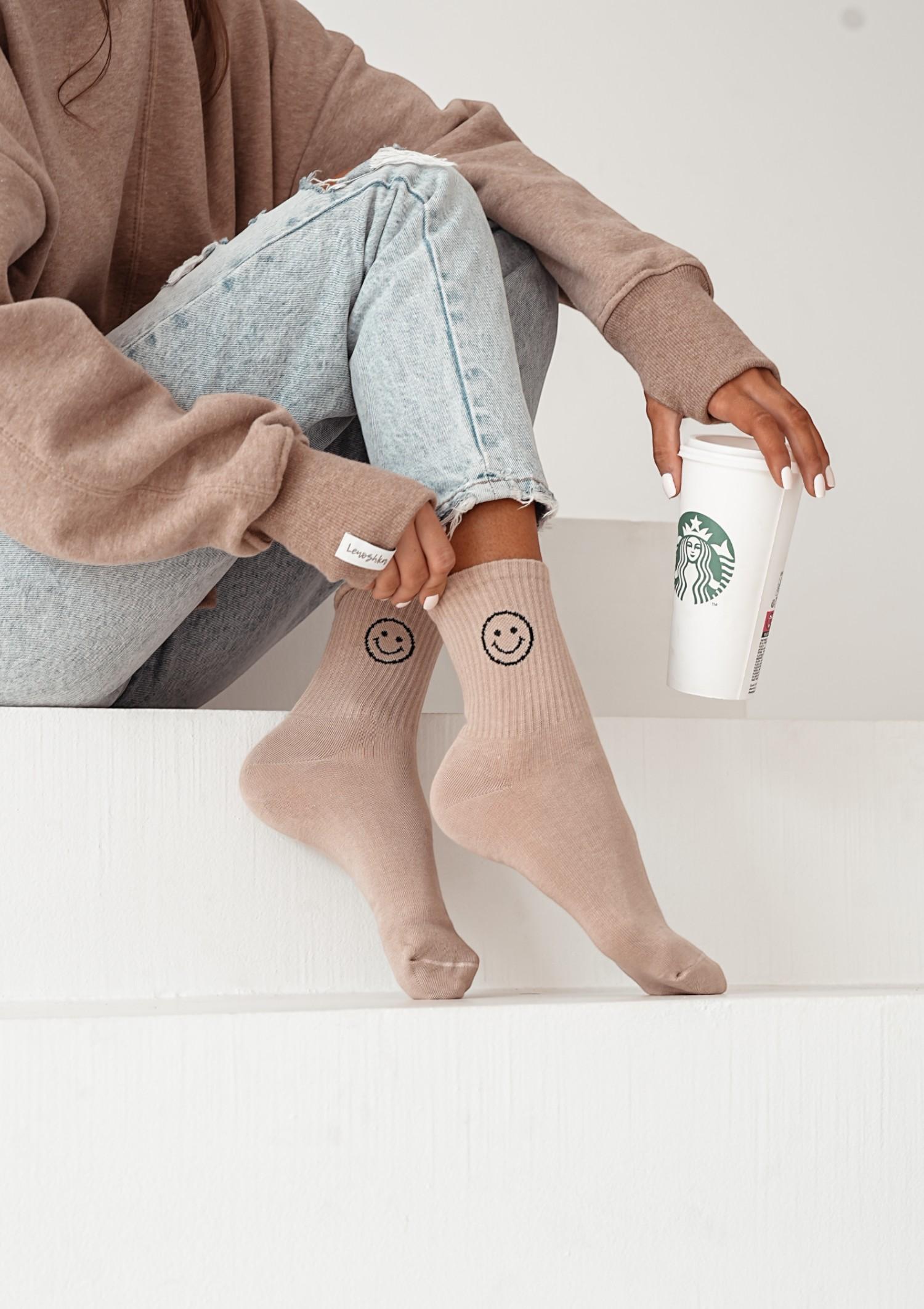 Skarpetki damskie beżowe z uśmiechniętą emotką Milena