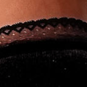 Zakolanówki damskie bawełniane czarne z wąską koronką Milena